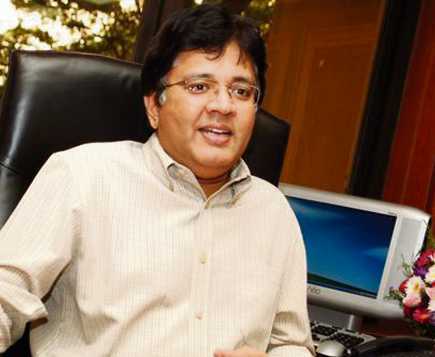 Kalanithi Maran Height, Age, Wiki, Biography, Wife, Daughter, Family 3 Kalanithi Maran Height, Age, Wiki, Biography, Wife, Daughter, Family