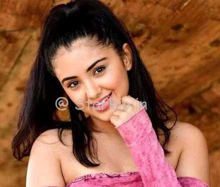Malvika Sharma Height, Weight, Age, Wiki, Biography, Boyfriend, Family 3 Malvika Sharma Height, Weight, Age, Wiki, Biography, Boyfriend, Family