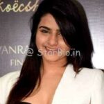 Farhan Akhtar Height, Weight, Age, Wife, Family, Wiki, Biography