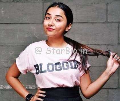 Prajakta Koli Height, Weight, Age, Wiki, Biography, Boyfriend, Family