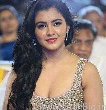 Malavika Sharma Height, Age, Weight, Wiki, Biography, Family, Profile