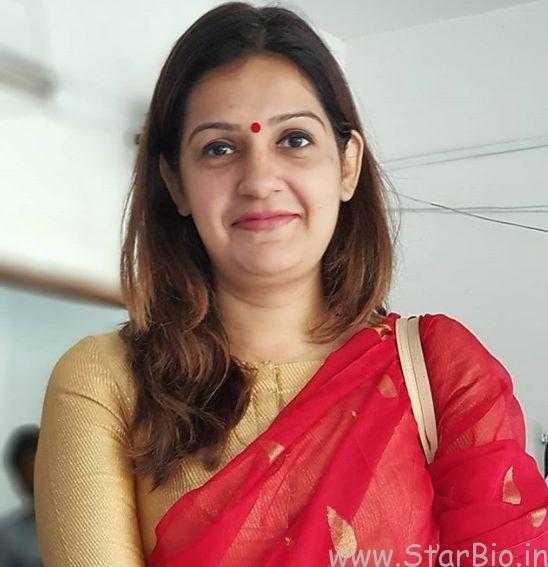 Priyanka Chaturvedi Wiki, Age, Husband, Family, Caste, Biography & More – WikiBio