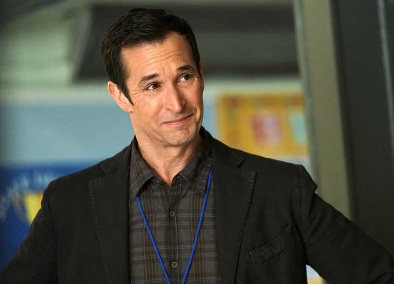 the-red-line-noah-wyle-03