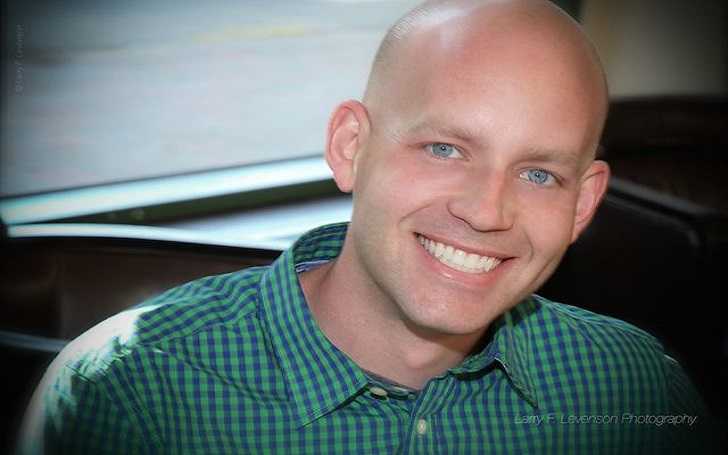 Bret Iwan Dating, Girlfriend, Net Worth, Mickey Mouse, Wiki-Bio, Age, Height