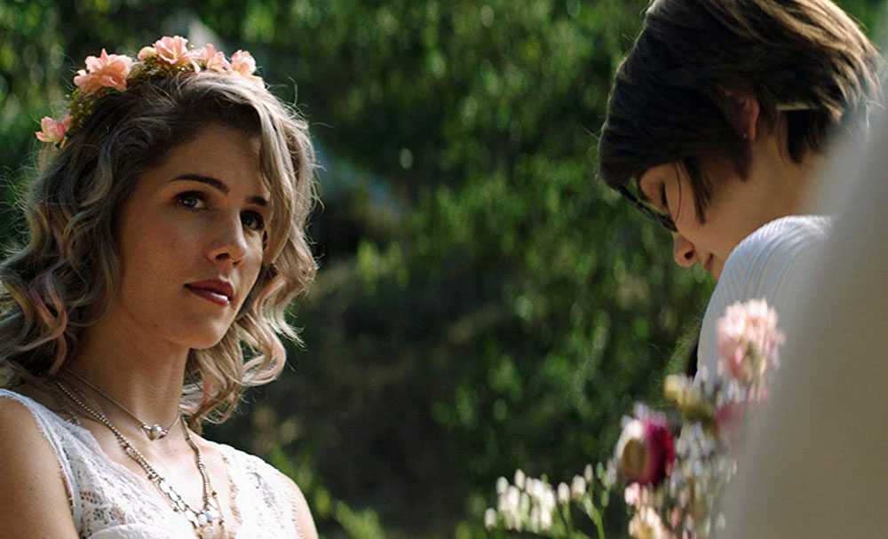 funny-story-emily-bett-rickards-jana-winternitz-05