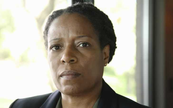 Deneen Tyler has an estimated net worth of $200,000.