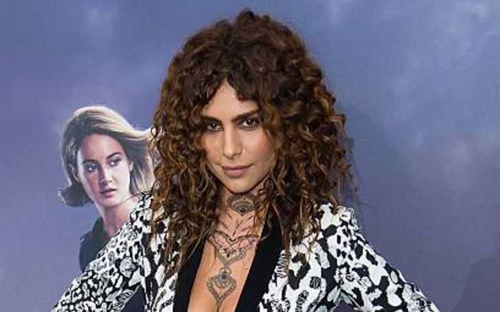 Nadia Hilker is single.