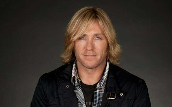 Ron Eldard holds a net worth of $500,000 as of 2019.