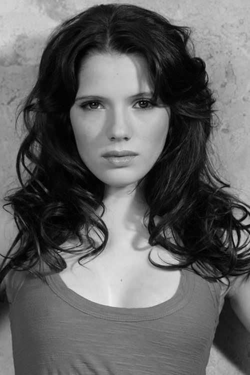 Actress Age, Height, Size, Net Worth, Biography