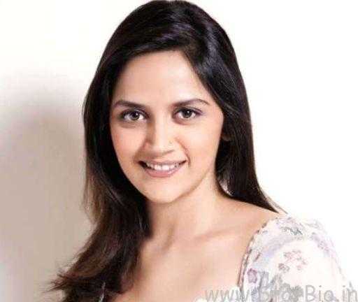 Ahana Deol Biography, Age, Height, Wiki, Husband, Family, Profile