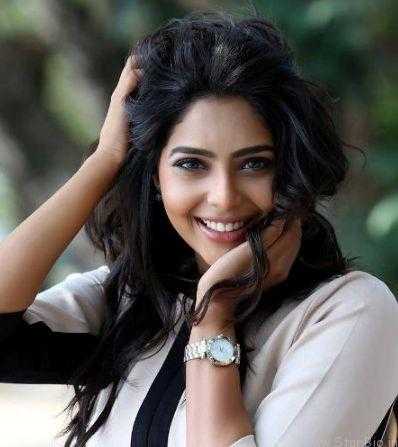 Aishwarya Lekshmi Height Weight Age Wiki Biography Husband Family