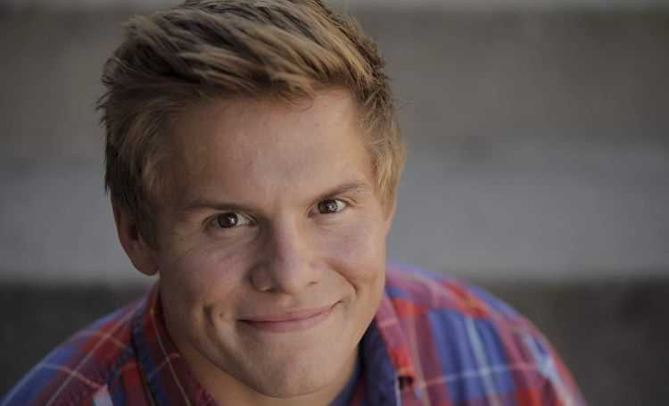 Anthony Cavelero is a married celebrity.