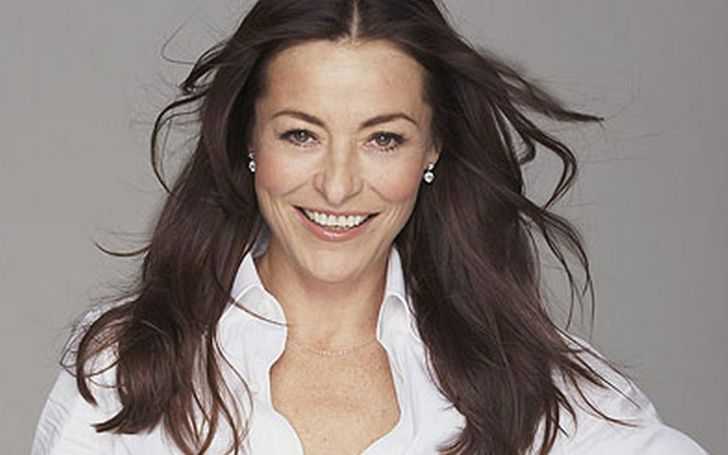Amanda Donohoe is married to Russell Haswell.