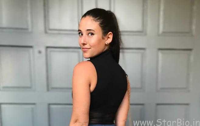 Angie Varona Photo
