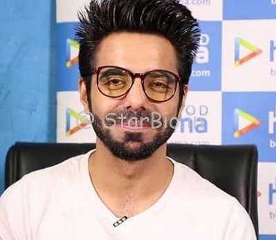 Aparshakti Khurana Height, Weight, Age, Wiki, Biography, Wife, Family