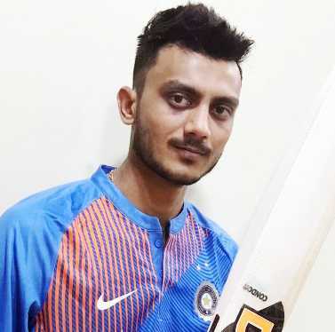 Axar Patel Height, Weight, Age, Wiki, Biography, Salary, Girlfriend, Family