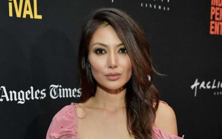 Chasty Ballesteros holds a net worth of $400,000 which she garnered from her career as an actress.