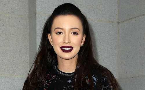 is the walking dead cast christian serratos pregnant at present know about her partner and past affairs