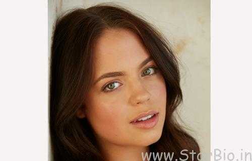 Claudia Sulewski