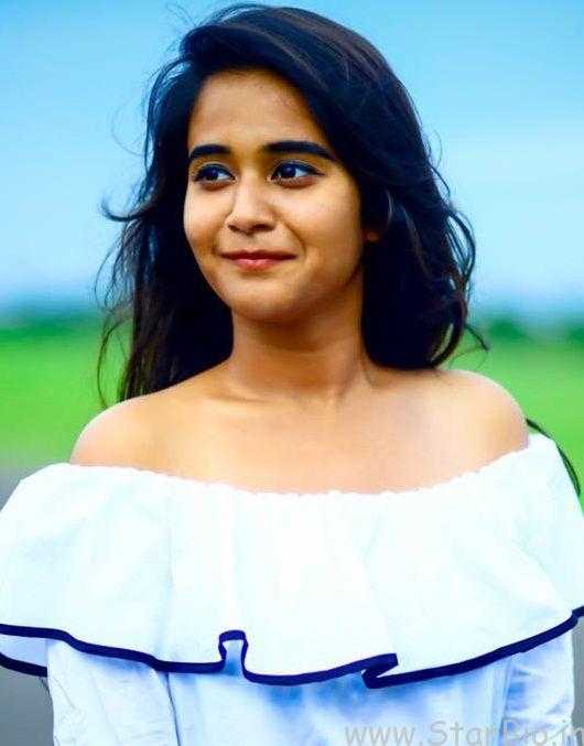 Deepthi Sunaina 5