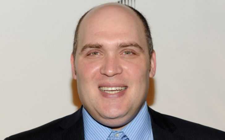 Glenn Fleshler is a married man.