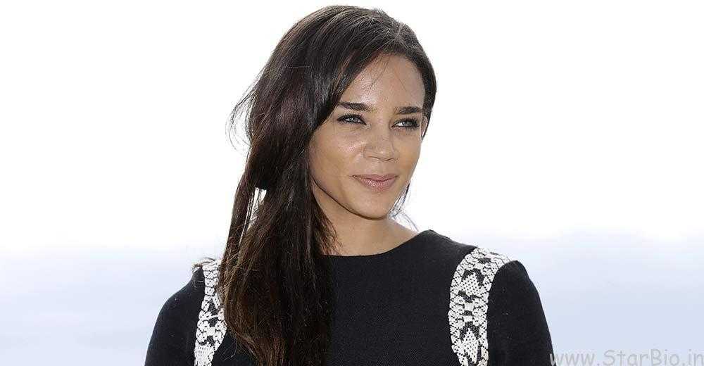 Hannah John Kamen Photo
