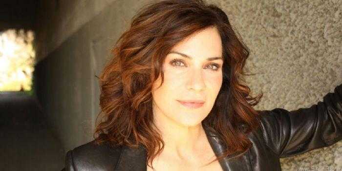 Holly Gagnier