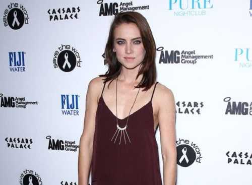 showbiz jessica stroup