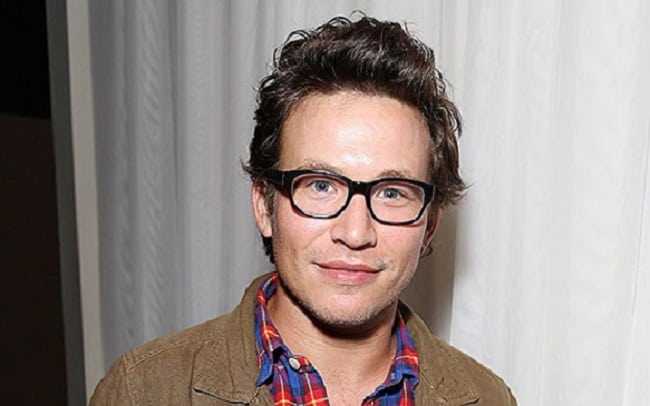 Jonathan Taylor Thomas