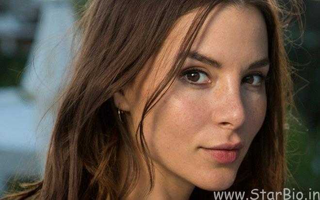 Kacey Barnfield photo