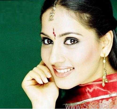 Kanchi Kaul Height, Weight, Age, Wiki, Biography, Husband, Family
