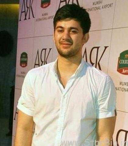 Karan Deol Biography, Age, Height, Wiki, Salary, Girlfriend, Family, Profile