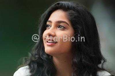 1524825602 Karthika Muralidharan1