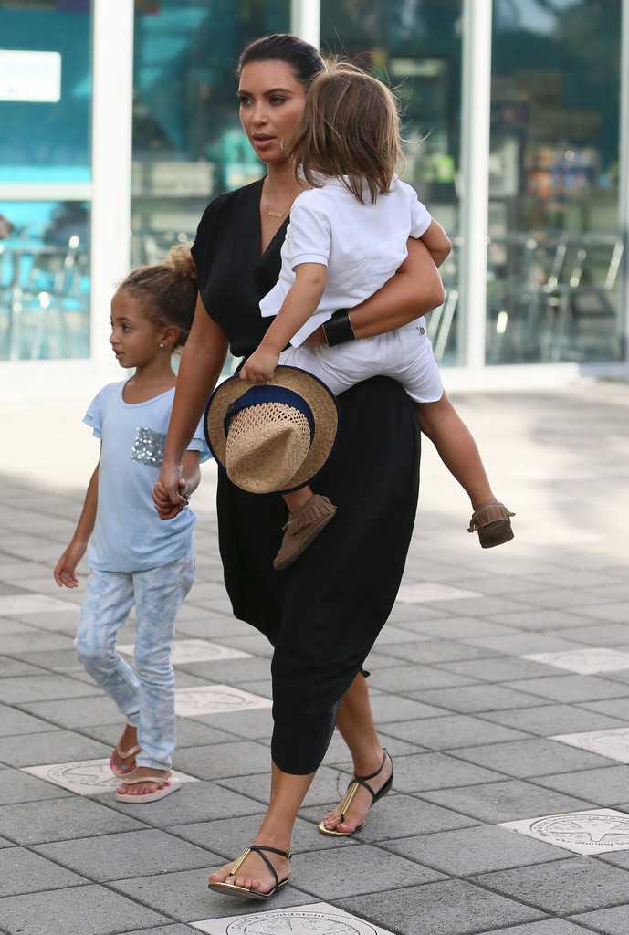 Kim Kardashian Height, Weight, Age, Movies, 4 Kids, Exclusive Report! 2 kim kardashian kids