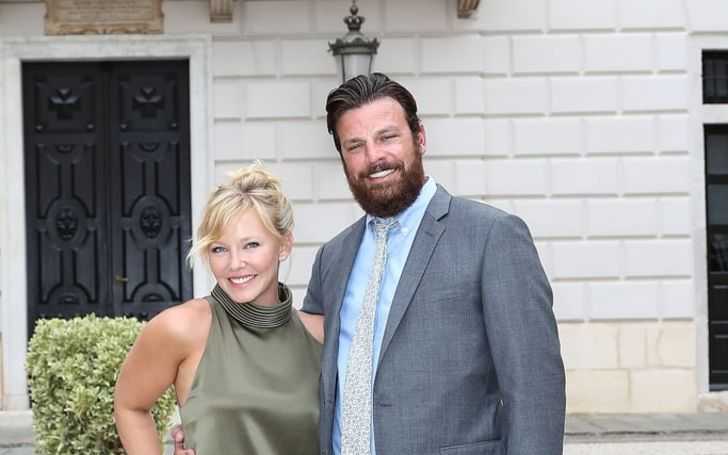 Lawrence Faulborn is the husband of Kelli Giddish