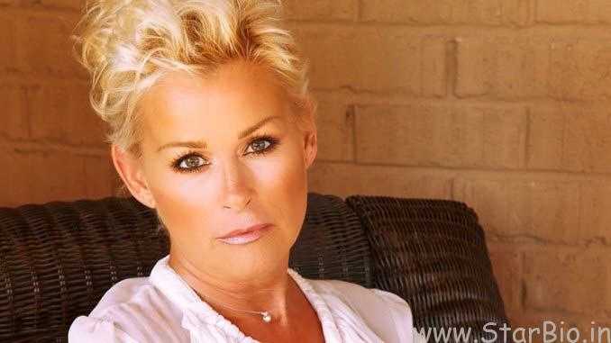 Lorrie Morgan Photo