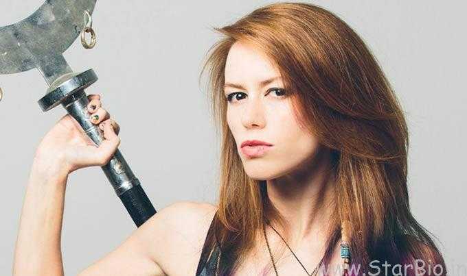 Marisha Ray photo