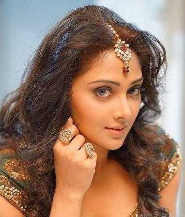 Natasha Doshi Height Weight Age Wiki Biography Boyfriend & Family