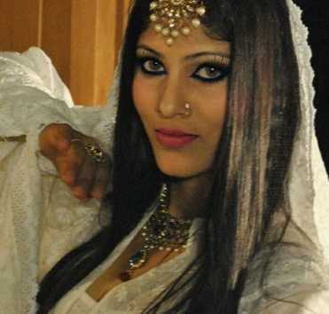 Neha Singh Mishra Height, Age, Wiki, Biography, Husband, Family