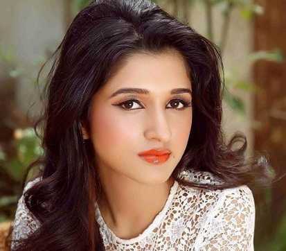 Nidhi Shah Height, Weight, Age, Wiki, Biography, Boyfriend, Family