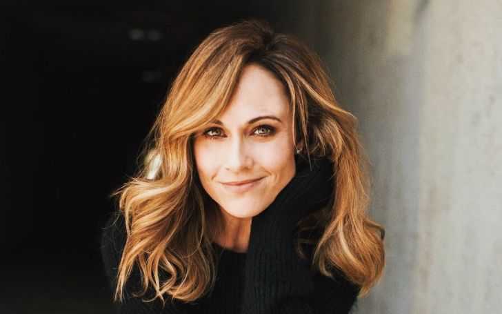 Nikki DeLoach is married to entertainment lawyer Ryan Goodell.