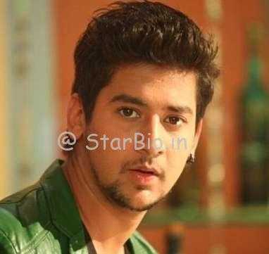 Paras Arora Height, Weight, Age, Wiki, Biography, Girlfriend, Family