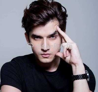 Paras Kalnawat Height, Weight, Age, Wiki, Biography, Girlfriend, Family