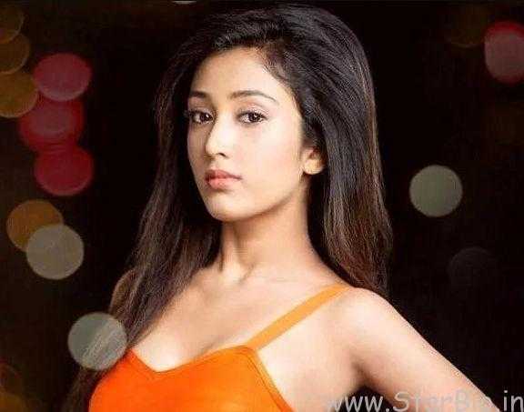 Priyamvada Kant Height, Weight, Age, Biography, Wiki, Boyfriend, Family