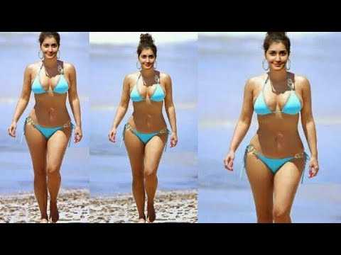 Raashi Khanna Hot, Movies, Age, Height, Biography 2 Raashi Khanna Hot in bikini