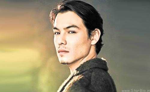 Ryan Potter Photo