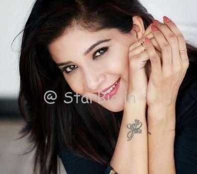 Sakshi Agarwal Height, Weight, Age, Wiki, Biography, Boyfriend, Family