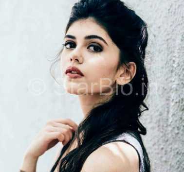 Sanjana Sanghi Height, Weight, Age, Biography, Wiki, Boyfriend, Family