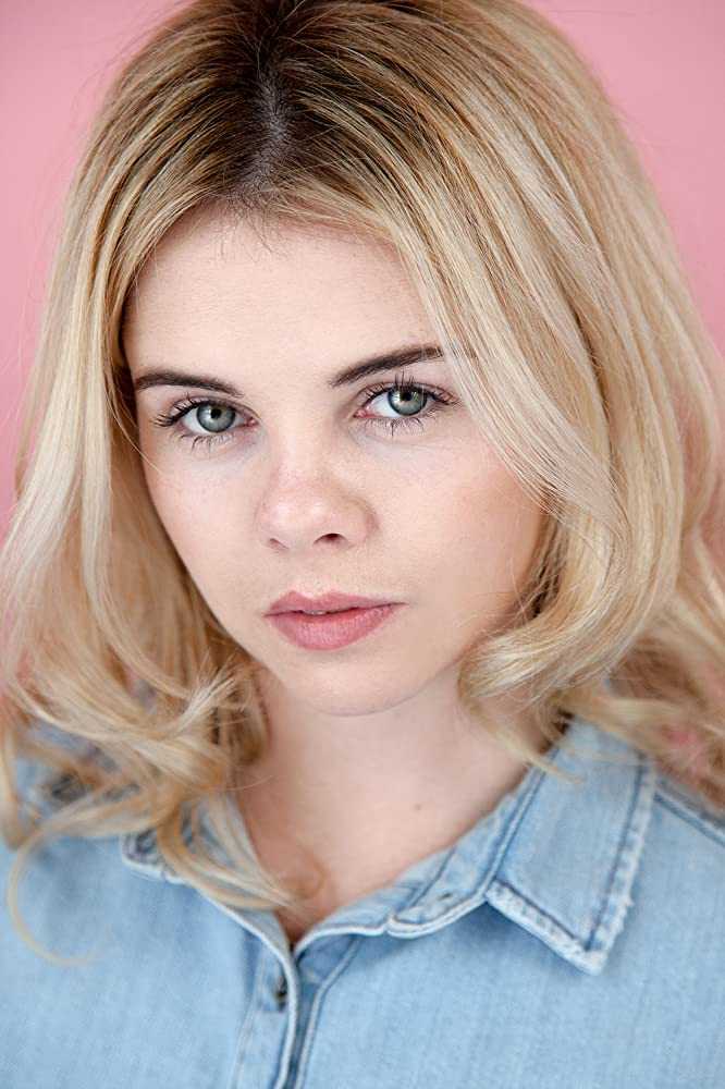 Actress Age, Height, Size, Net Worth, Biography