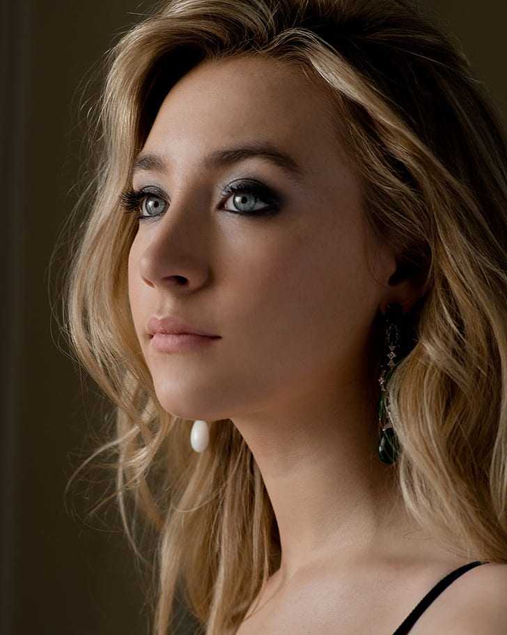 Actress Age, Height, Size, Net Worth, Biography